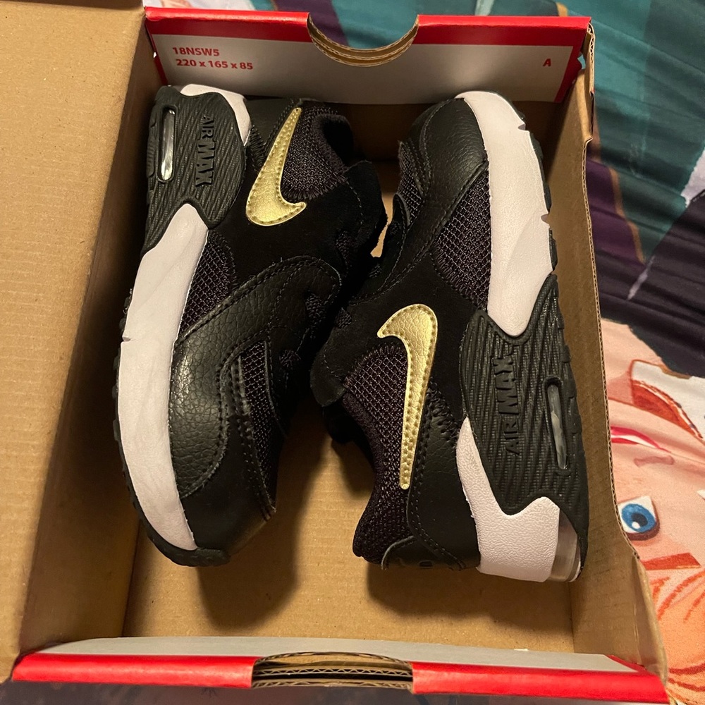 Only worn twice! toddler Nike Air Max Excee Size 10